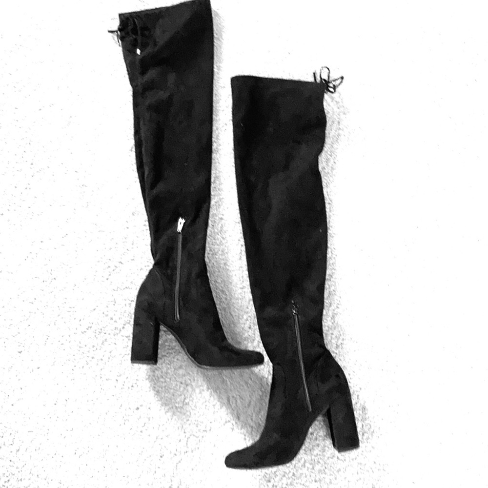 Knee-High Black Suede Boots